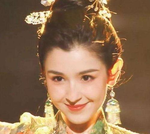 娱乐圈吃瓜男博主,吃瓜男博主带你探秘明星幕后生活