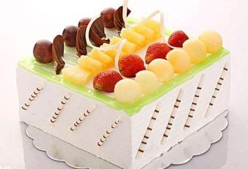 娱乐吃瓜酱切蛋糕,共享甜蜜时光