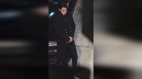 王鹤棣娱乐吃大瓜视频