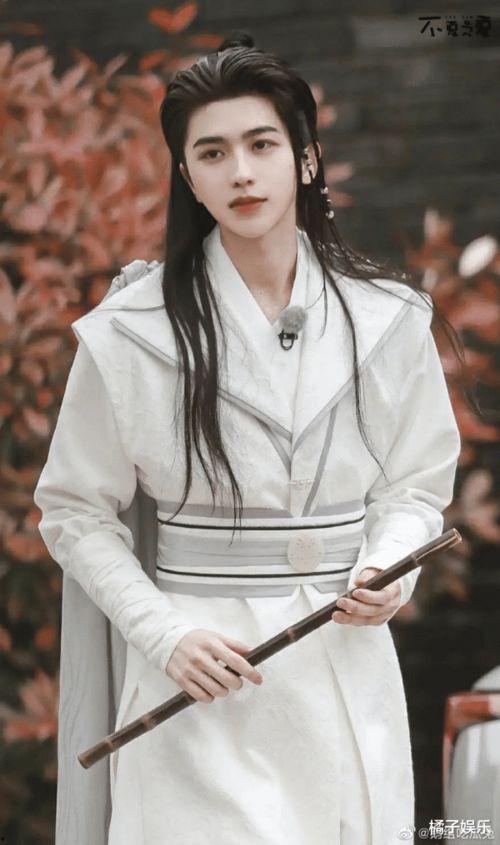 娱乐吃瓜君丁程鑫