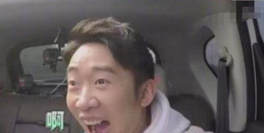 娱乐八卦一定是吃瓜群众的吗,揭秘吃瓜群众的狂欢盛宴